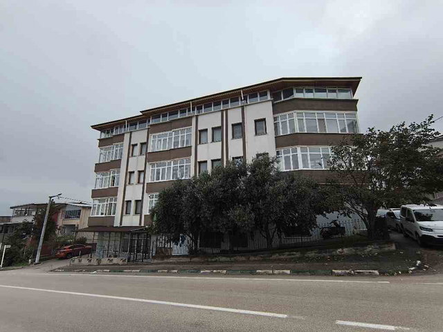 REMAX ADVANTAGE'DEN NİLÜFER MİNARELİ ÇAVUŞ'TA ARAKAT 3+1 KİRALIK DAİRE