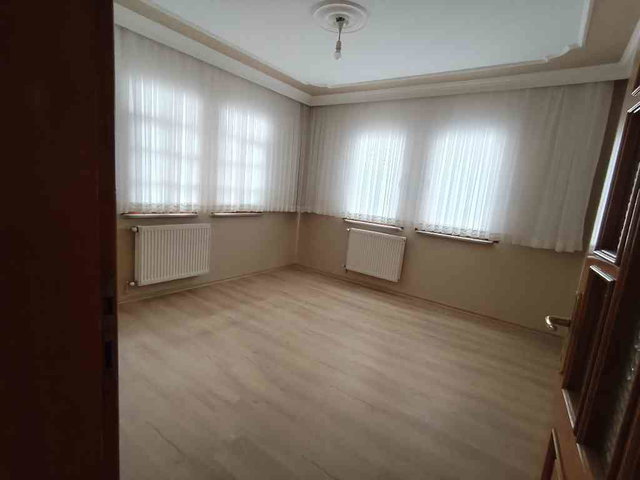 REMAX ADVANTAGE'DEN NİLÜFER MİNARELİ ÇAVUŞ'TA ARAKAT 3+1 KİRALIK DAİRE