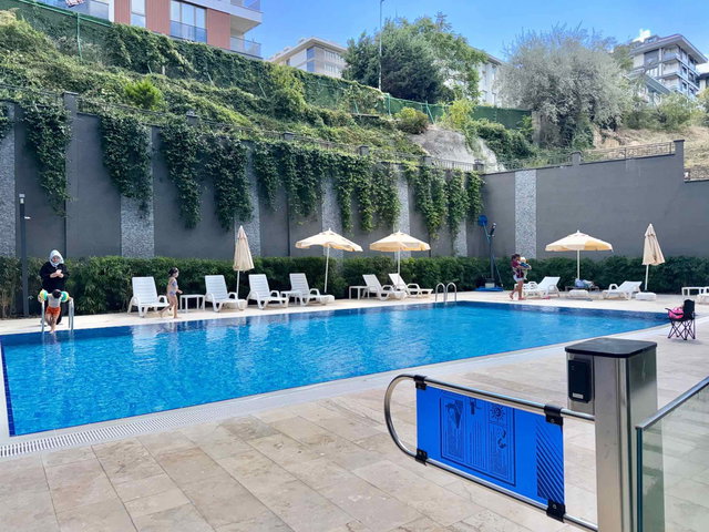 ÇENGELKÖY HASBAHÇE'DE HAVUZLU SİTEDE SIFIR LÜKS 4+1 KİRALIK