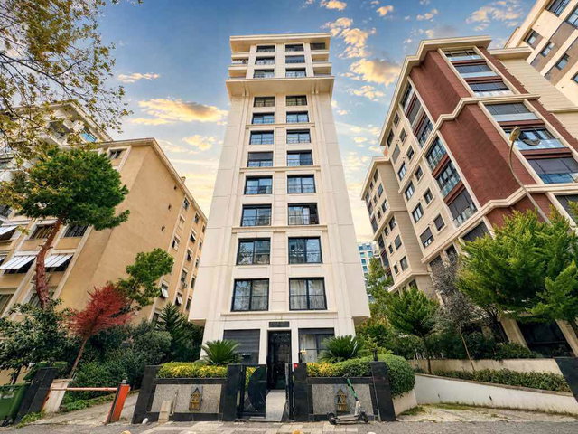 SUADIYE CAMI SOKAKTA GENİŞ VE FERAH 3+1 KIRALIK DAIRE