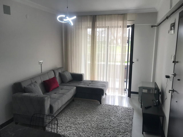AKYAZI DEVLET HASTANESİ YAKININDA 1+1 EŞYALI KİRALIK DAİRE