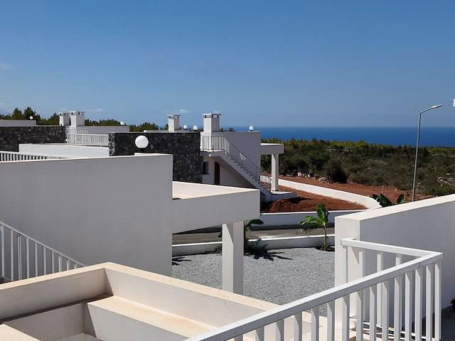 BEAUTİFUL 1-BEDROOM RESİDENCE WİTH PRİVATE GARDEN AND BUSTLE OF CİTY LİFE