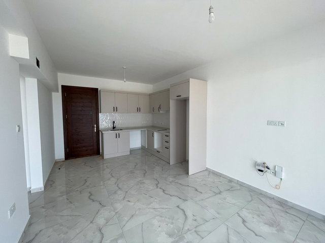 BEAUTİFUL 1-BEDROOM RESİDENCE WİTH PRİVATE GARDEN AND BUSTLE OF CİTY LİFE