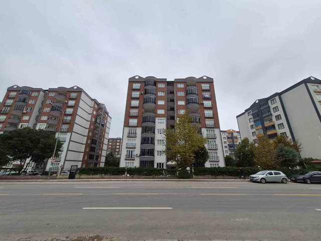 BOSTANBAŞI ARMAKENT KONUTLARINDA 3+1 SATILIK ARAKAT DAİRE