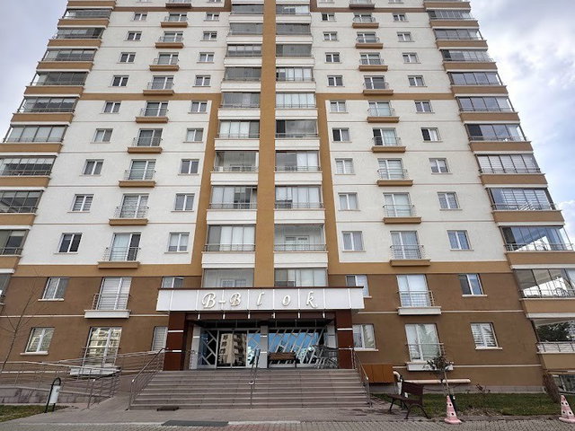 BAĞLICADA AKSIN DORA SİTESİNDE 4,5+1 KİRALIK