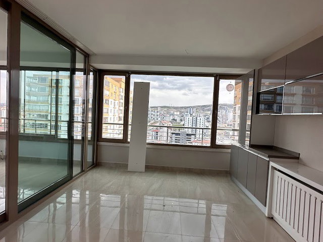 BAĞLICADA AKSIN DORA SİTESİNDE 4,5+1 KİRALIK