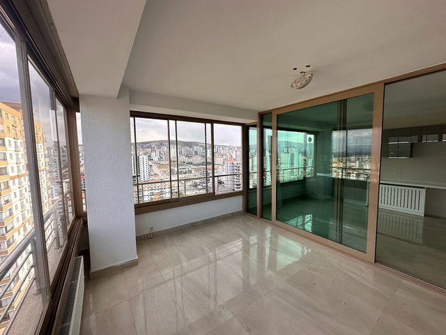 BAĞLICADA AKSIN DORA SİTESİNDE 4,5+1 KİRALIK