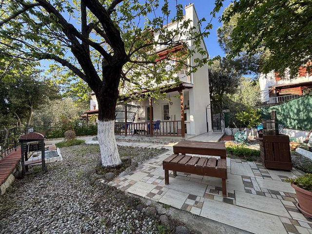 18 ÇANDARLI PIRI REIS SITESI KÖŞE KONUM DENIZ MANZARALI TRIPLEX 3+1 BAHÇELI SATILIK VILLA