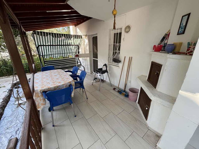 18 ÇANDARLI PIRI REIS SITESI KÖŞE KONUM DENIZ MANZARALI TRIPLEX 3+1 BAHÇELI SATILIK VILLA