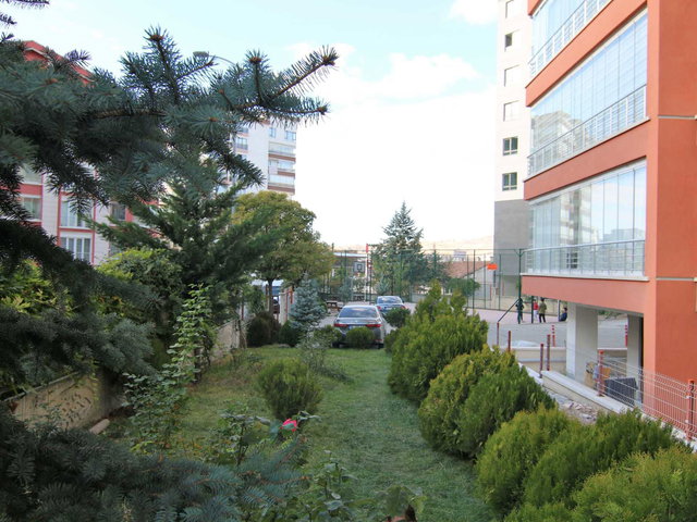 ANKARA YENİMAHALLE AŞAĞI YAHYALAR 'DA SATILIK 4+1 DAİRE