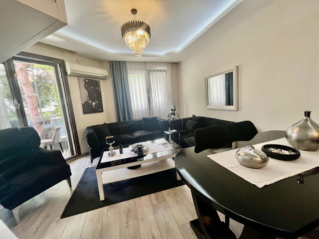 KARŞIYAKA BOSTANLI’DA ÇİFT CEPHELİ YENİ BİNA SATILIK 2+1 DAİRE