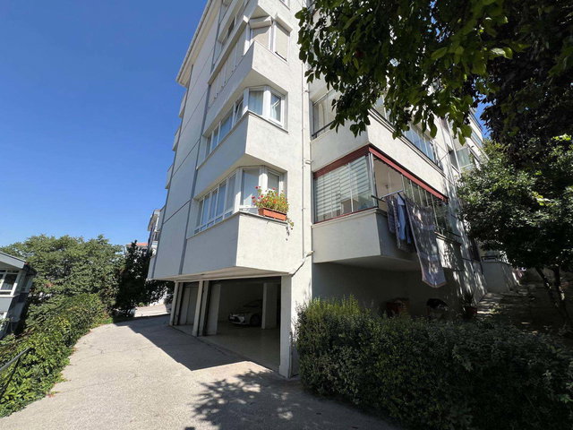 ÇANKAYA AŞIKPAŞA MH. 3+1 , 140 M2 YALITIMLI , KAPALI OTOPARKLI TERTEMİZ DAIRE