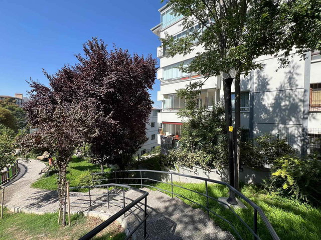ÇANKAYA AŞIKPAŞA MH. 3+1 , 140 M2 YALITIMLI , KAPALI OTOPARKLI TERTEMİZ DAIRE