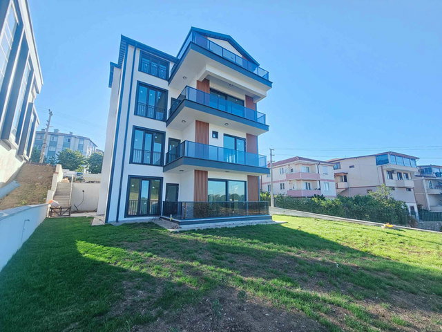 REMAX MYRADAN DAMLARDA GENİŞ SIFIR LÜX 3,5+1 KİRALIK DAİRE