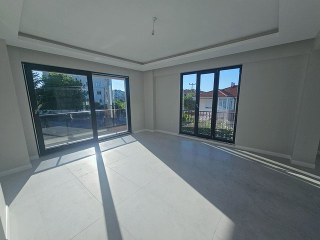 REMAX MYRADAN DAMLARDA GENİŞ SIFIR LÜX 3,5+1 KİRALIK DAİRE