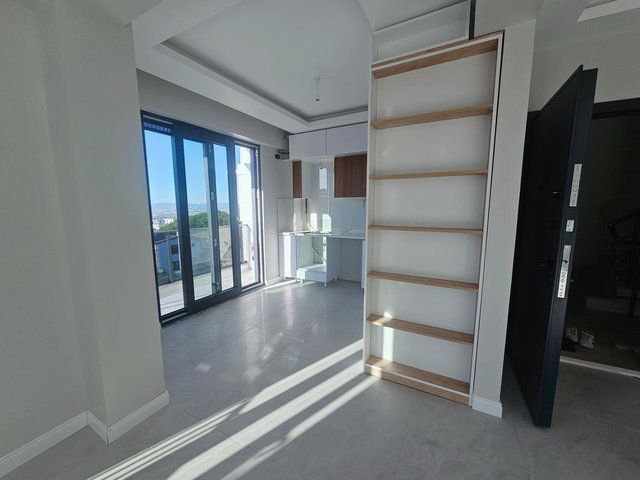 REMAX MYRADAN DAMLARDA GENİŞ SIFIR LÜX 3,5+1 KİRALIK DAİRE