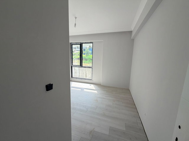REMAX MYRADAN BAŞİSKELDE FIRSAT CADDE ÜSTÜ 2+1 DAİRE