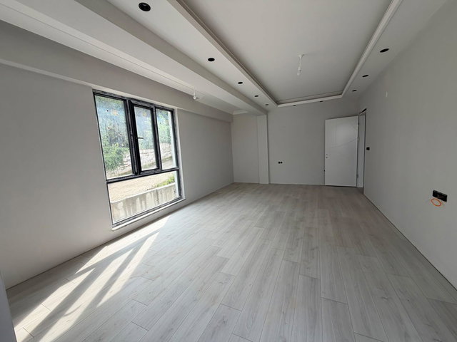REMAX MYRADAN BAŞİSKELDE FIRSAT CADDE ÜSTÜ 2+1 DAİRE