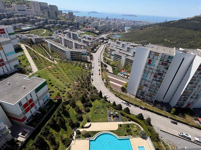 NAR KULE'DE DENIZ VE ADALAR MANZARALI 19. KAT 2+1 SATILIK DAIRE