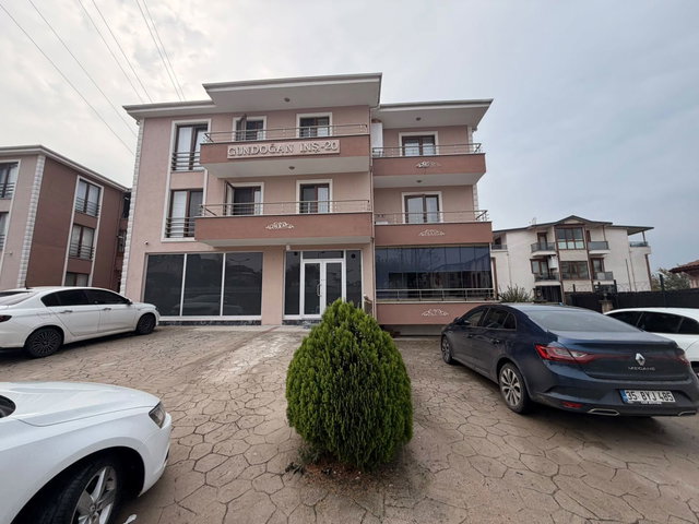REMAX MYRADAN KİRALIK 2+1 DAİRE MODA PAZARA YÜRÜME MESAFESİNDE