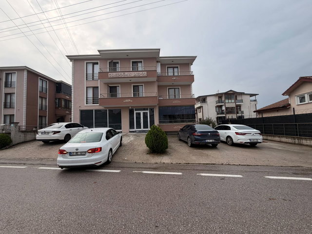REMAX MYRADAN KİRALIK 2+1 DAİRE MODA PAZARA YÜRÜME MESAFESİNDE
