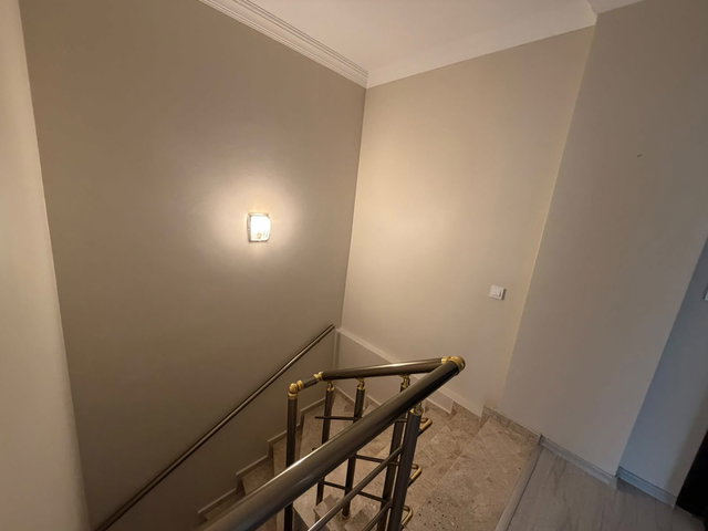 REMAX MYRADAN KİRALIK 2+1 DAİRE MODA PAZARA YÜRÜME MESAFESİNDE
