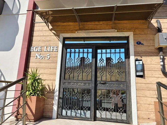 ÇİĞLİ ESENTEPE’DE AİLE APARTMANINDA KİRALIK 2+1 DOĞALGAZLI, BALKONLU FIRSAT DAİRE