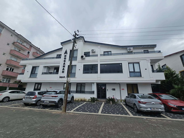 REMAX MYRADAN BAŞİSKELE SAHİLDE KİRALIK LÜKS 1+1 DAİRE