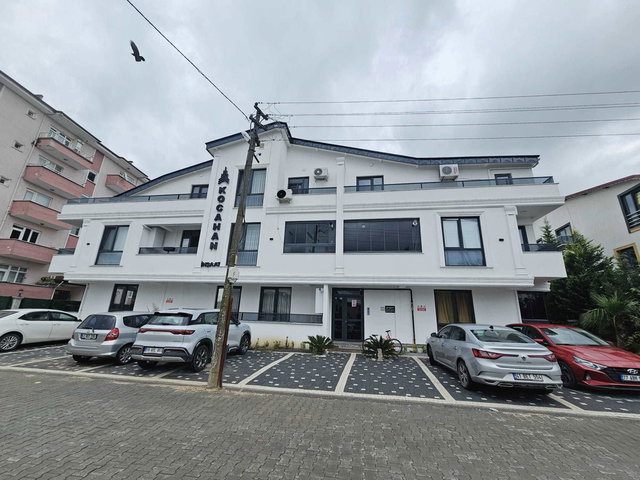 REMAX MYRADAN BAŞİSKELE SAHİLDE KİRALIK LÜKS 1+1 DAİRE