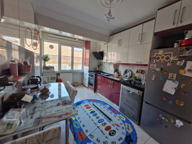 ESENKENT DOĞUŞ ÜNIVERSITESI'NE YAKIN EMEK SITESI 5+1 KIRALIK DUBLEKS DAIRE