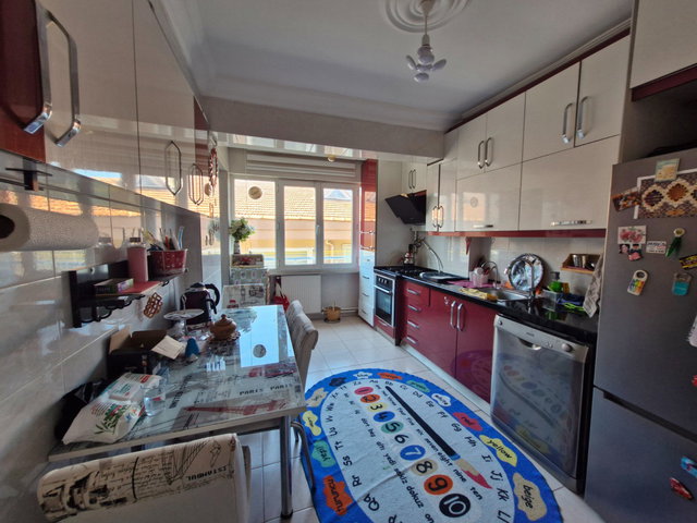 ESENKENT DOĞUŞ ÜNIVERSITESI'NE YAKIN EMEK SITESI 5+1 KIRALIK DUBLEKS DAIRE