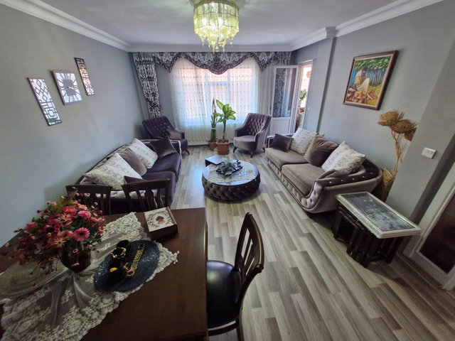 ESENKENT DOĞUŞ ÜNIVERSITESI'NE YAKIN EMEK SITESI 5+1 KIRALIK DUBLEKS DAIRE