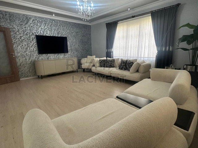 RE/MAX LACİVERT'TEN DADAŞKENT'TE SATILIK 5+1 VİLLA