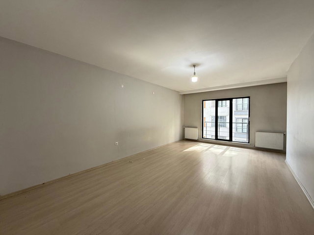 REMAX İLKE'DEN MEMURSEN KONUTLARI'NDA 3+1 SATILIK DAİRE