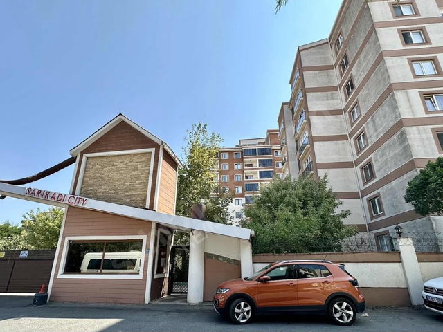 SARIKADI SİTESİNDE 3+1 GENİŞ MASRAFSIZ DAİRE