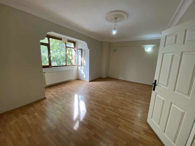 ANA CADDEYE YAKIN 2+1 KİRALIK DAİRE