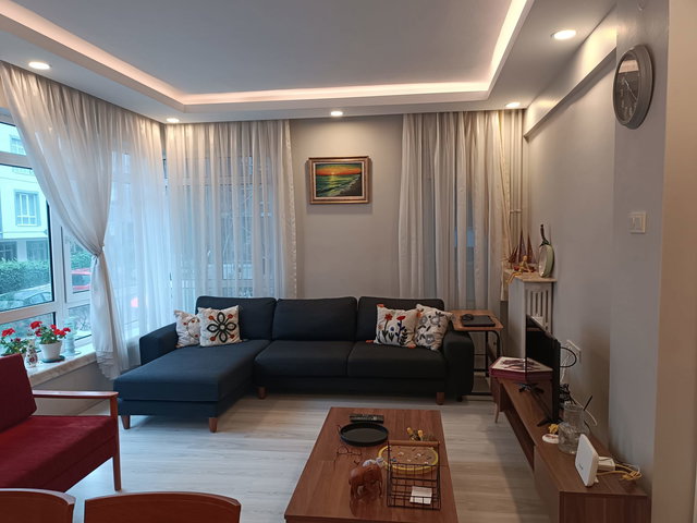 KÜÇÜKESAT YAPRAK SOKAKTA FUL YAPILI ARA KAT 3+1 KIRALIK DAIRE