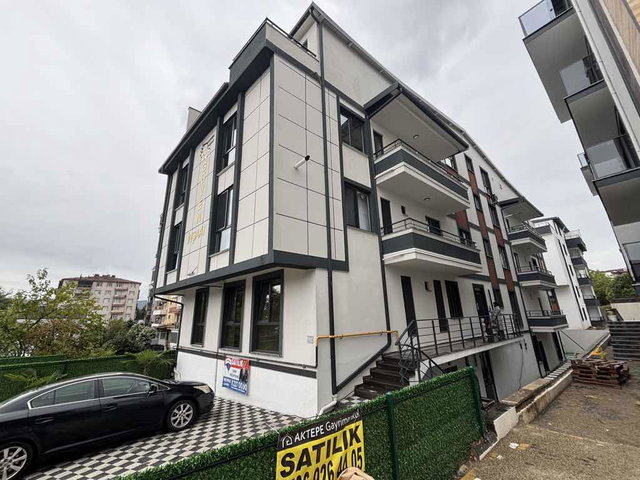 GÖLCÜK’TE SIFIR 2+1 KİRALIK DAİRE | YERDEN ISITMA, BALKON, GÜNEY-BATI CEPHE
