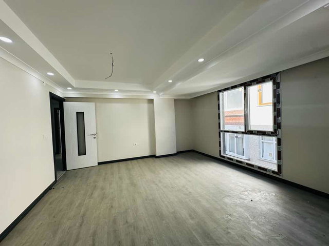 BAHÇELİEVLER HÜRRİYET MAHALLESİNDE METROYA YÜRÜME MESAFESİNDE SATILIK DAİRE