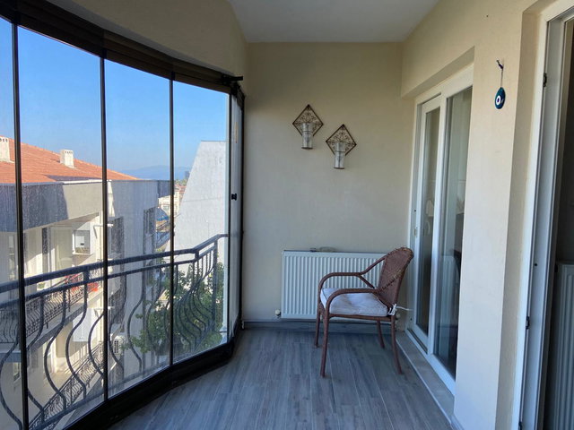 EGE MAHALLESİNDE DENİZ MANZARALI ARA KAT KİRALIK DAİRE