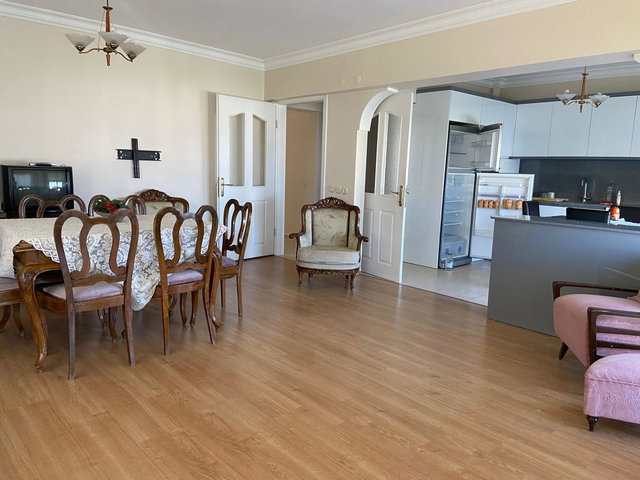 EGE MAHALLESİNDE DENİZ MANZARALI ARA KAT KİRALIK DAİRE