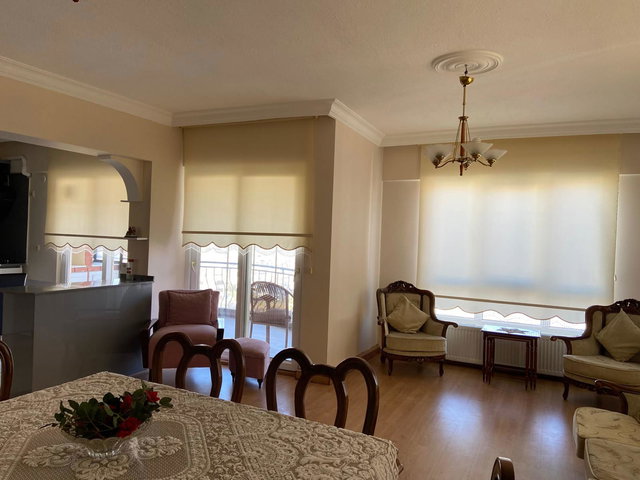 EGE MAHALLESİNDE DENİZ MANZARALI ARA KAT KİRALIK DAİRE