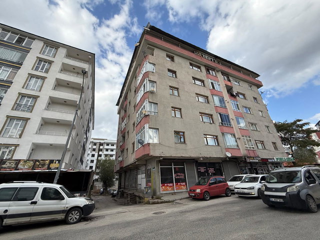 REMAX İLKE'DEN ŞÜKRÜPAŞA'DA 3+1 SATILIK DAİRE
