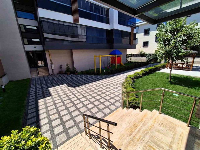 REMAX DESIGN SERDİVANIN MERKEZİNDE GENİŞ 3+1 SİTE İÇİ LÜKS DAİRE