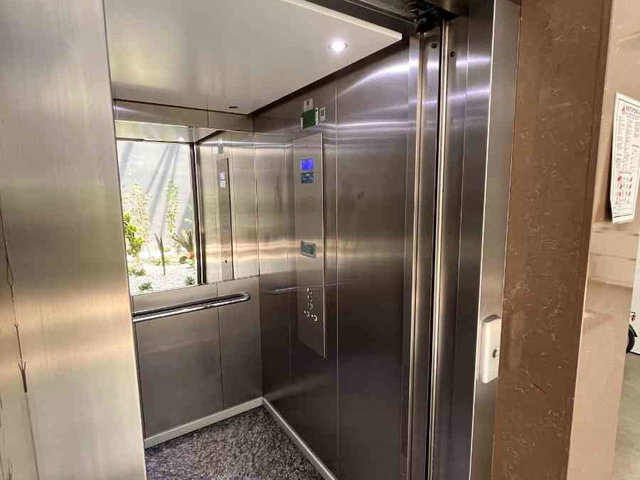 REMAX DESIGN SERDİVANIN MERKEZİNDE GENİŞ 3+1 SİTE İÇİ LÜKS DAİRE