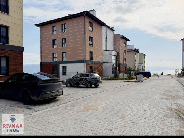 KÖRFEZ’DE SIFIR BİNADA SİTE İÇİ 2+1 | BALKONLU | MERKEZİ ISITMA (PAY ÖLÇER)