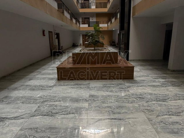 RE/MAX LACİVERT'TEN KOMBİNA HİRAPARK'TA SATILIK 2+1 DAİRE
