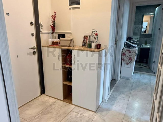 RE/MAX LACİVERT'TEN KOMBİNA HİRAPARK'TA SATILIK 2+1 DAİRE