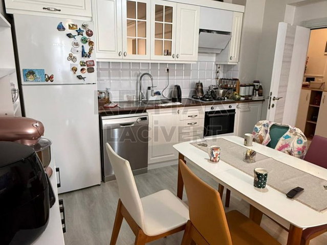 RE/MAX LACİVERT'TEN KOMBİNA HİRAPARK'TA SATILIK 2+1 DAİRE