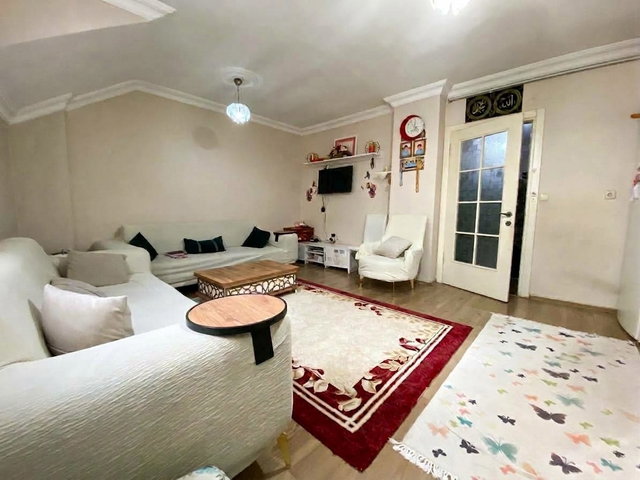 ATAŞEHİR ESATPAŞA GÜLMERCAN SOKAKTA SATILIK 2+1 DAİRE